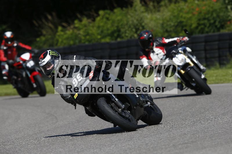 /Archiv-2024/29 12.06.2024 MOTO.CH Track Day ADR/Gruppe gelb/99